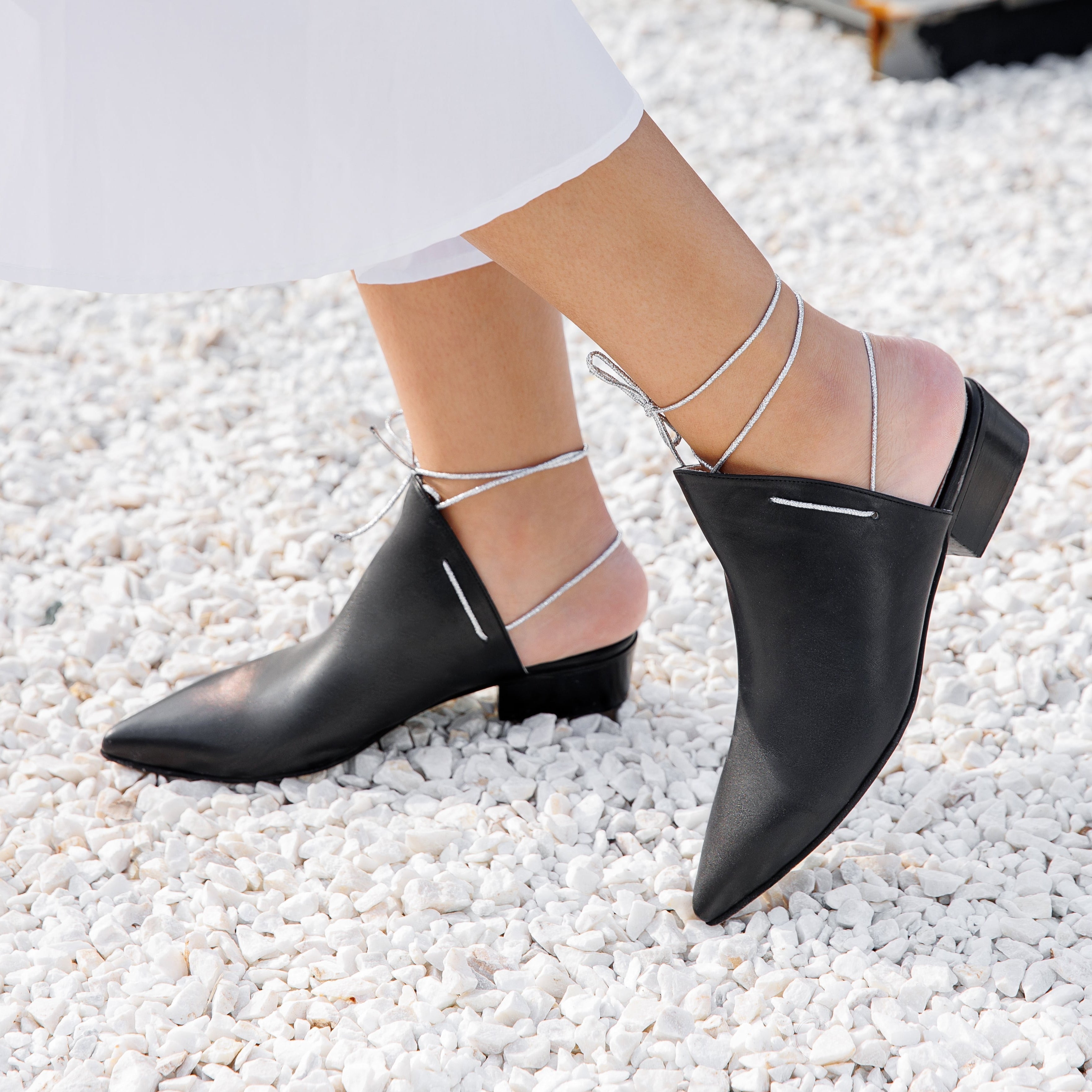 Nawa black sandal - THUNA