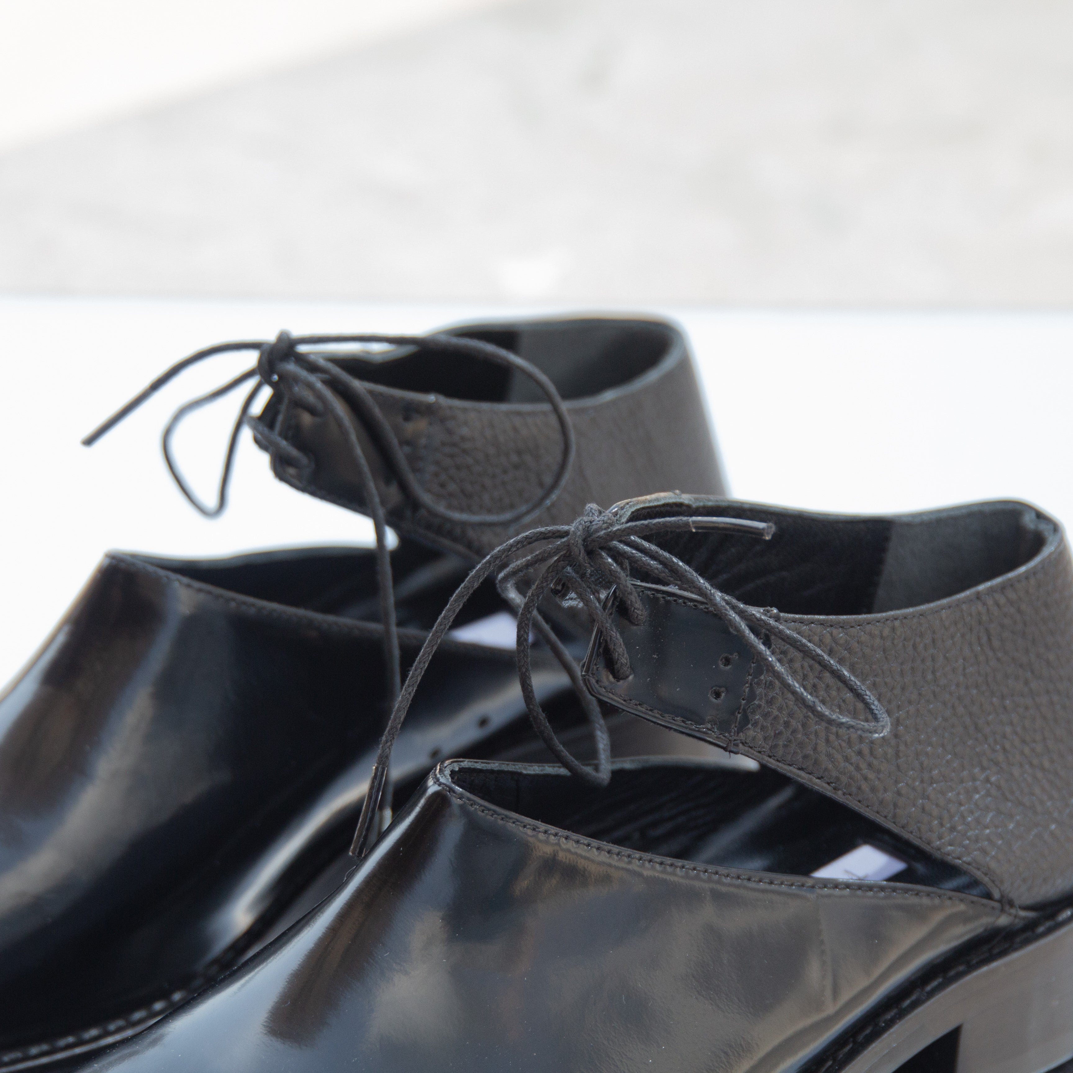 Nina black oxford - THUNA