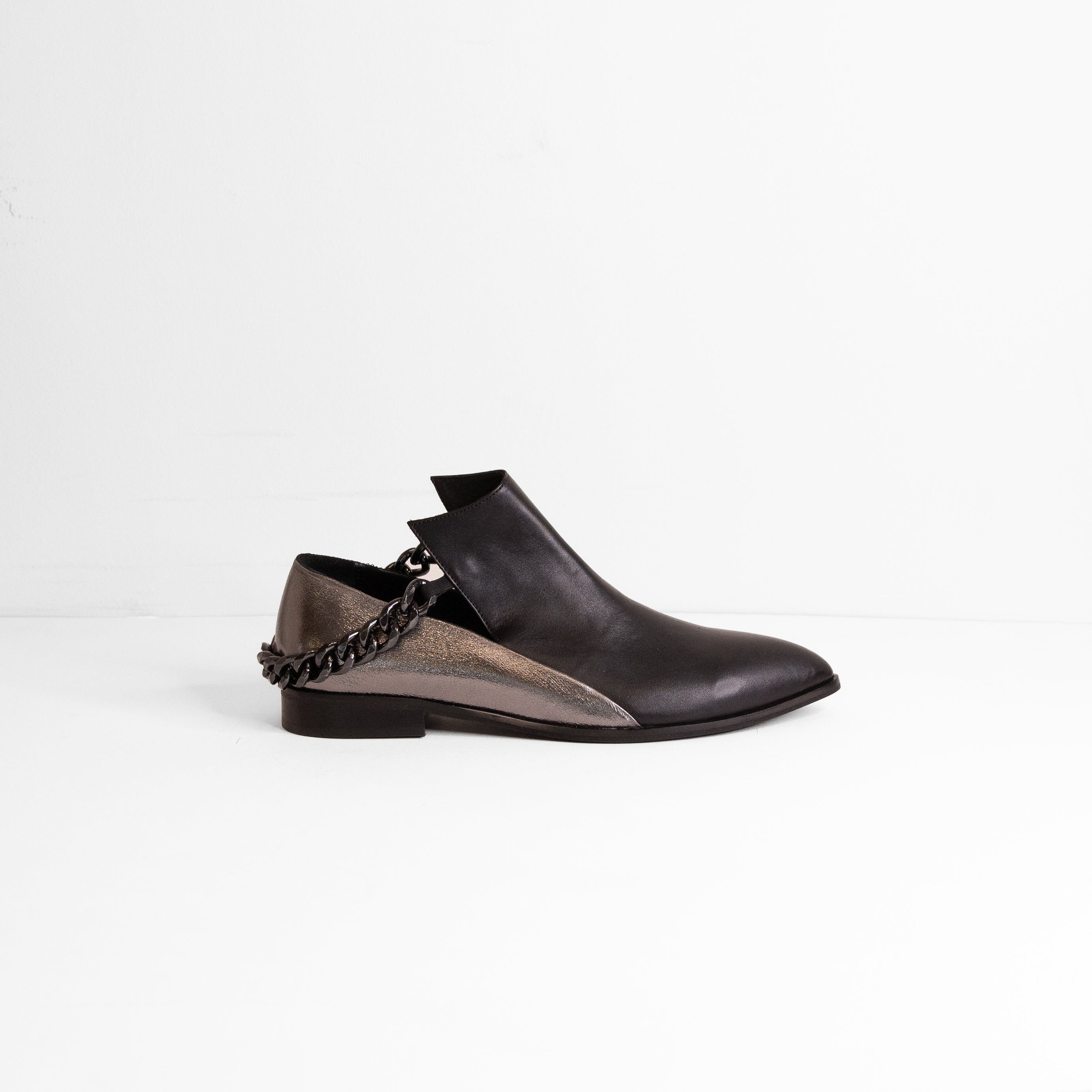 Solene black boot - THUNA