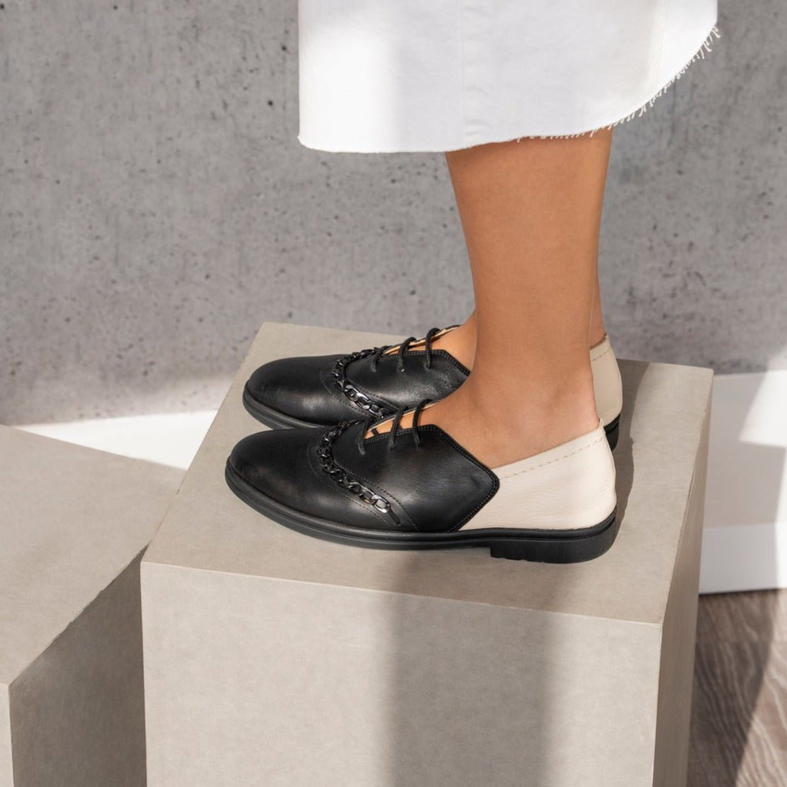 Dora black oxford - THUNA