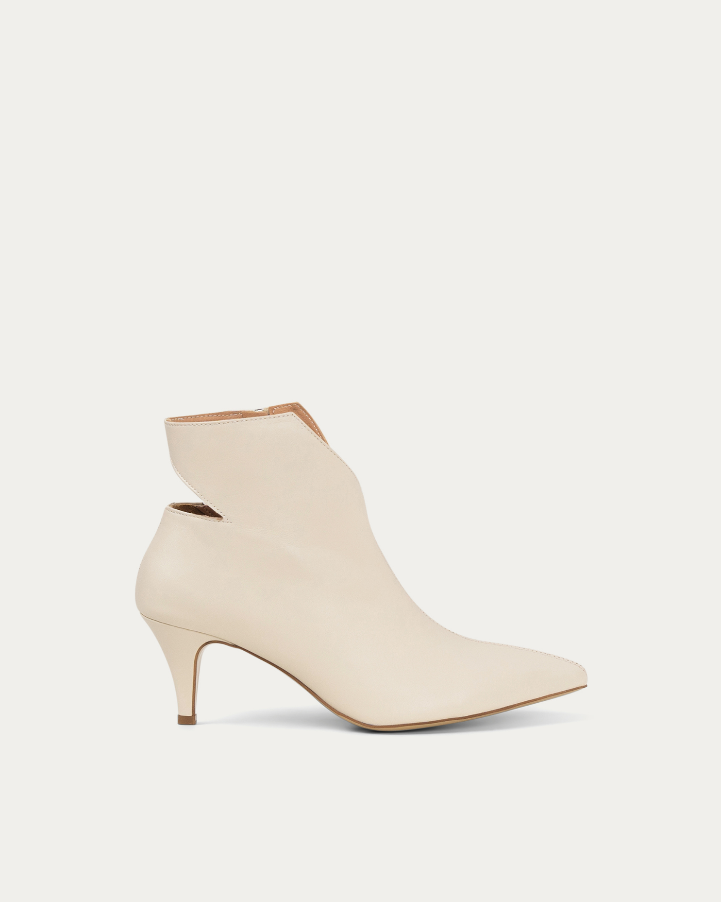 Aina cream boot