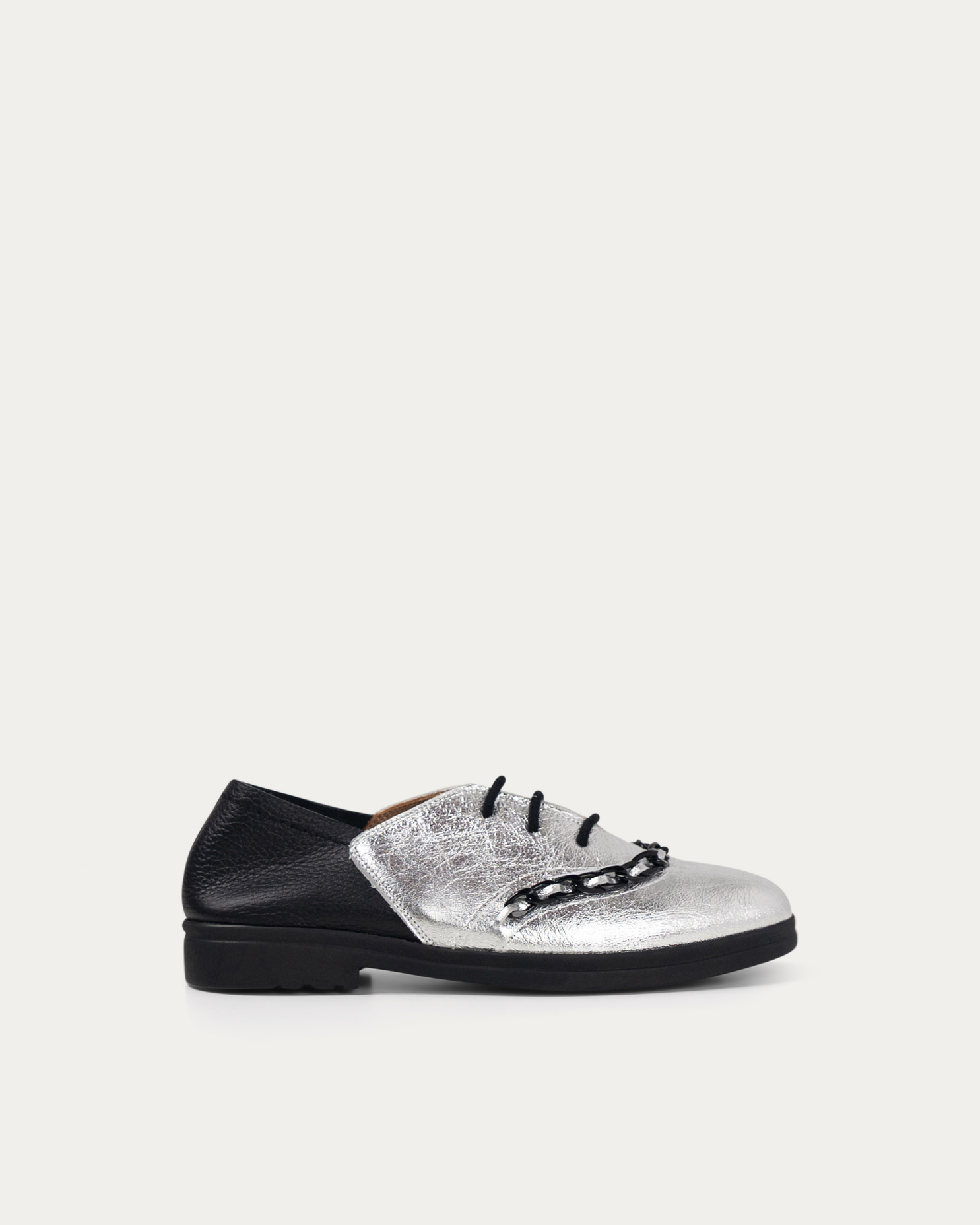 Dora silver oxford