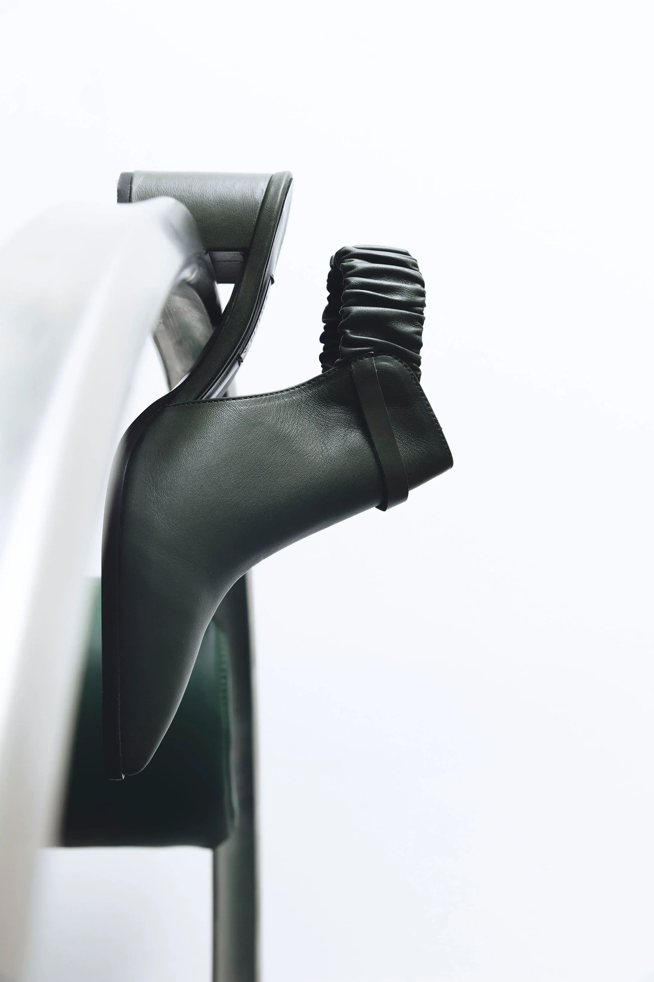 Fonda IV green heel - THUNA