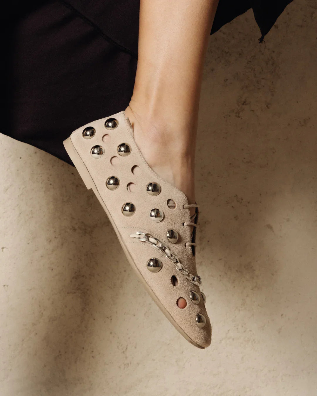 Beige flat shoe with embellishments - THUAN Shoes - Kuwait - Saudi - Qatar- Bahrain