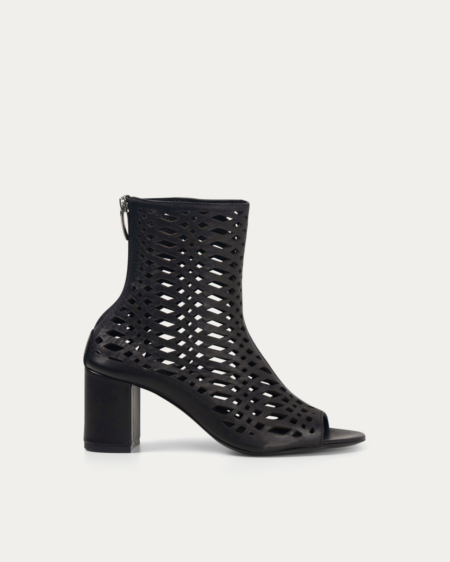 Kayan black heel