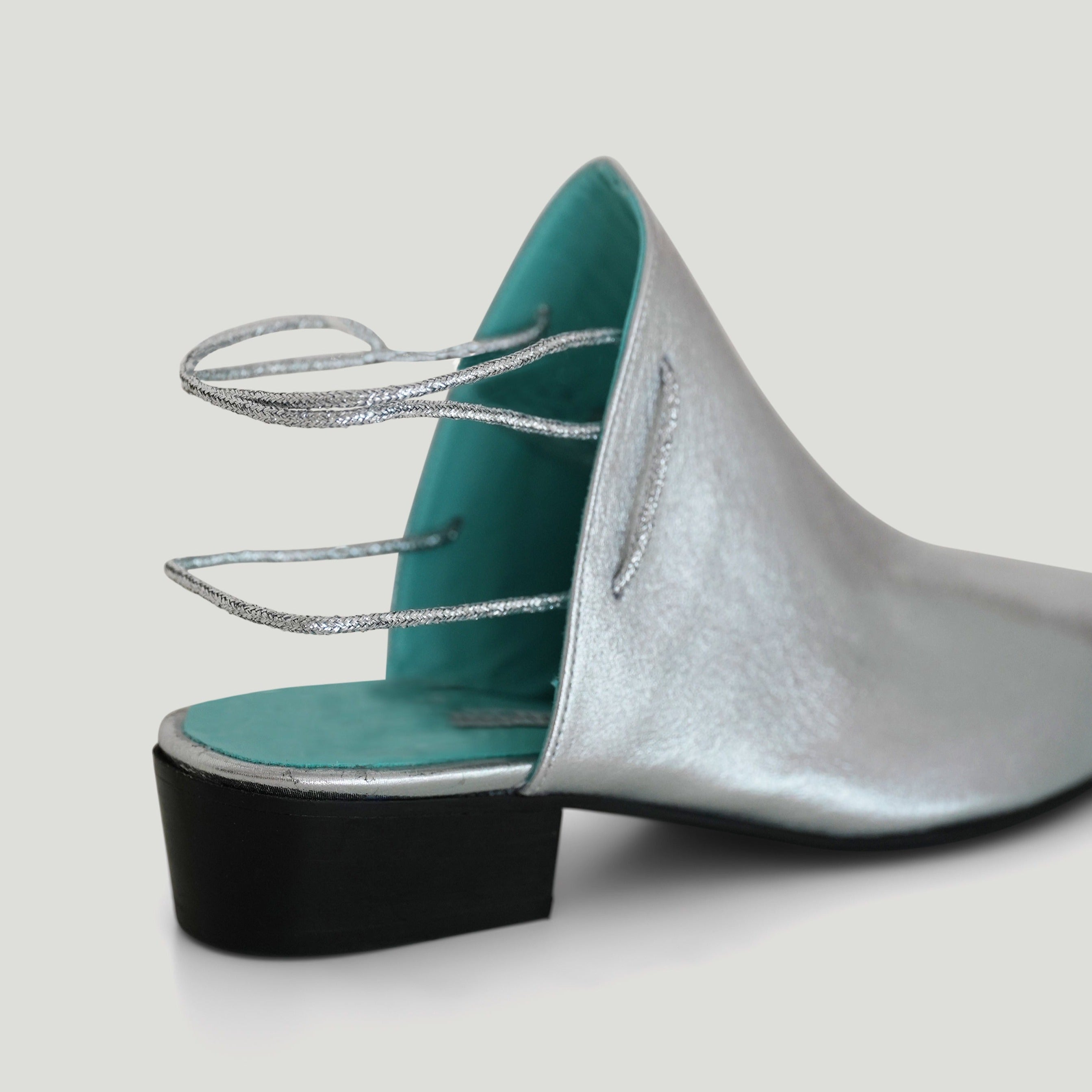 Nawa silver sandal - THUNA shoes - Kuwait 