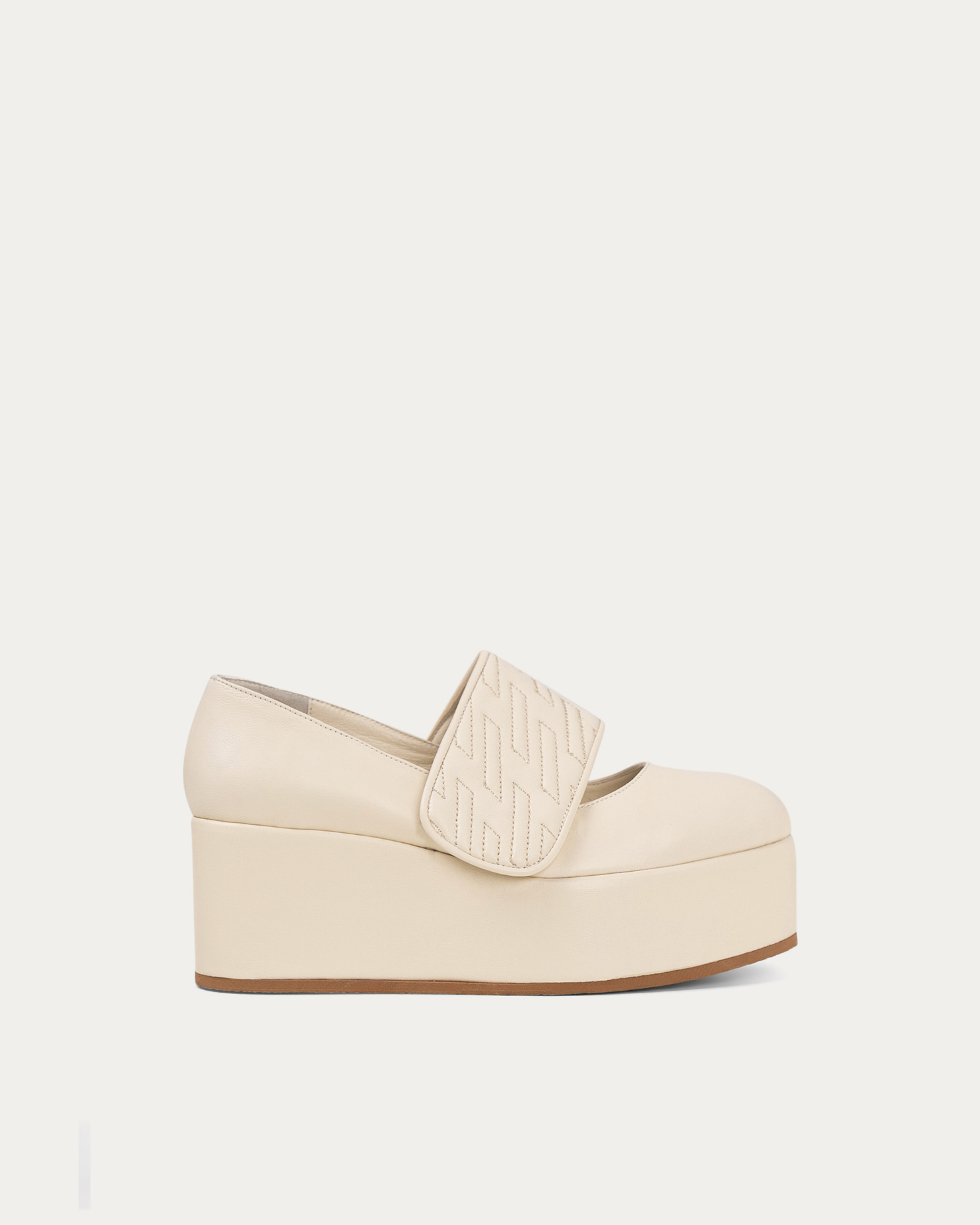 Nayla cream platform