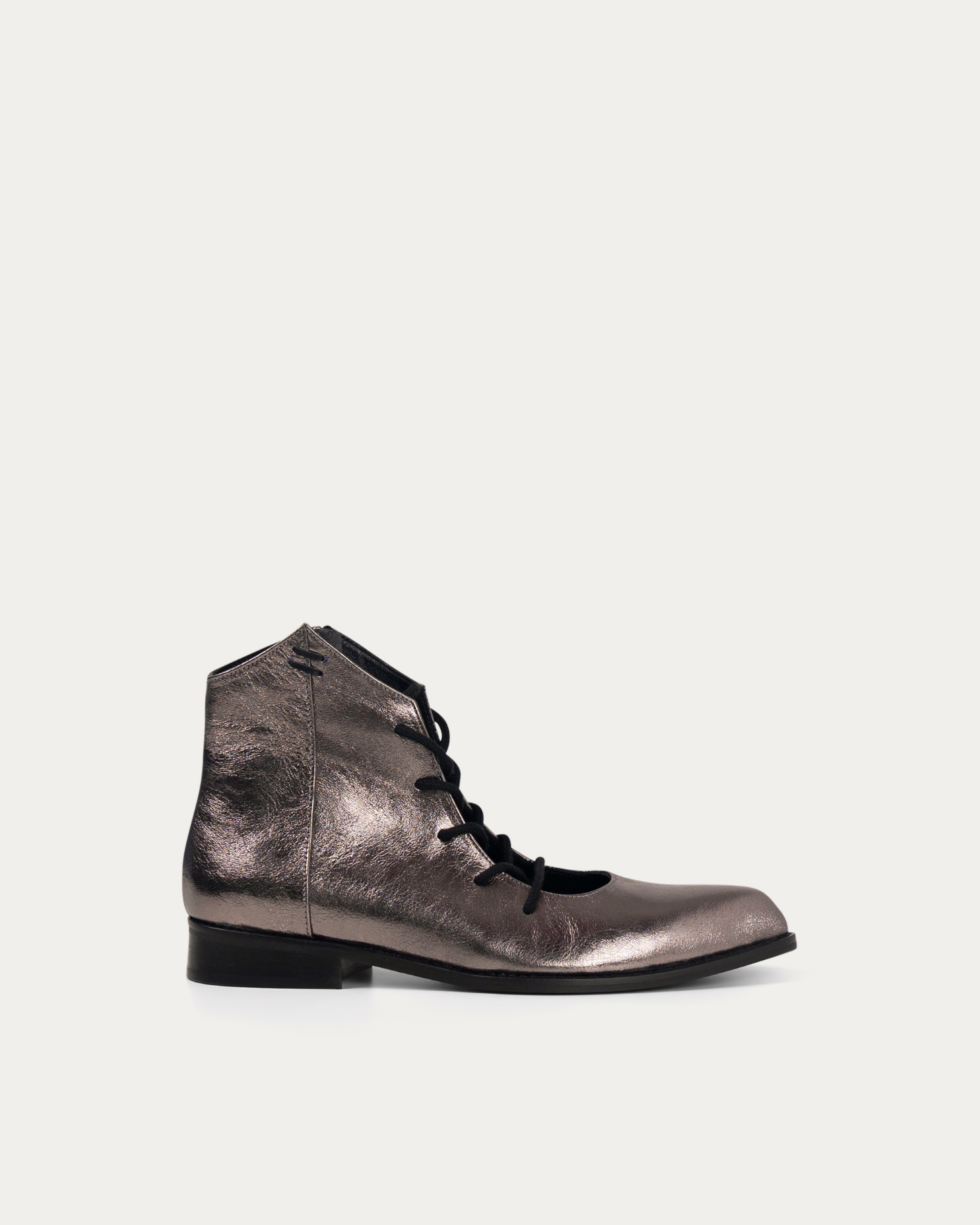 Nola silver boot