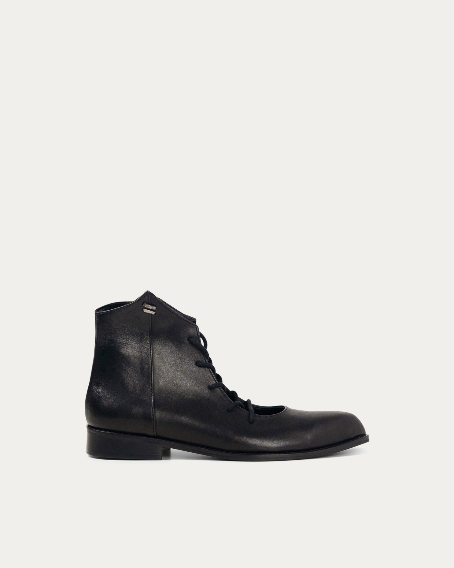 Nola black boot