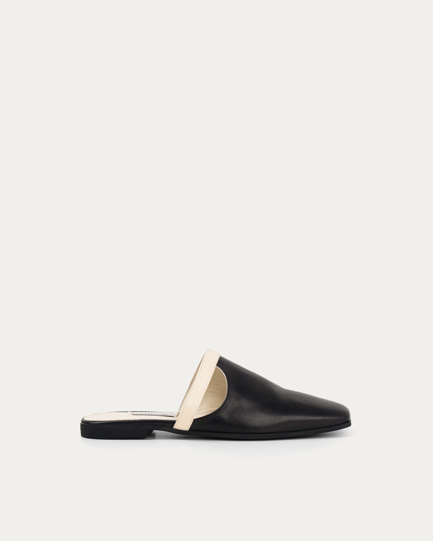 Wid black mule