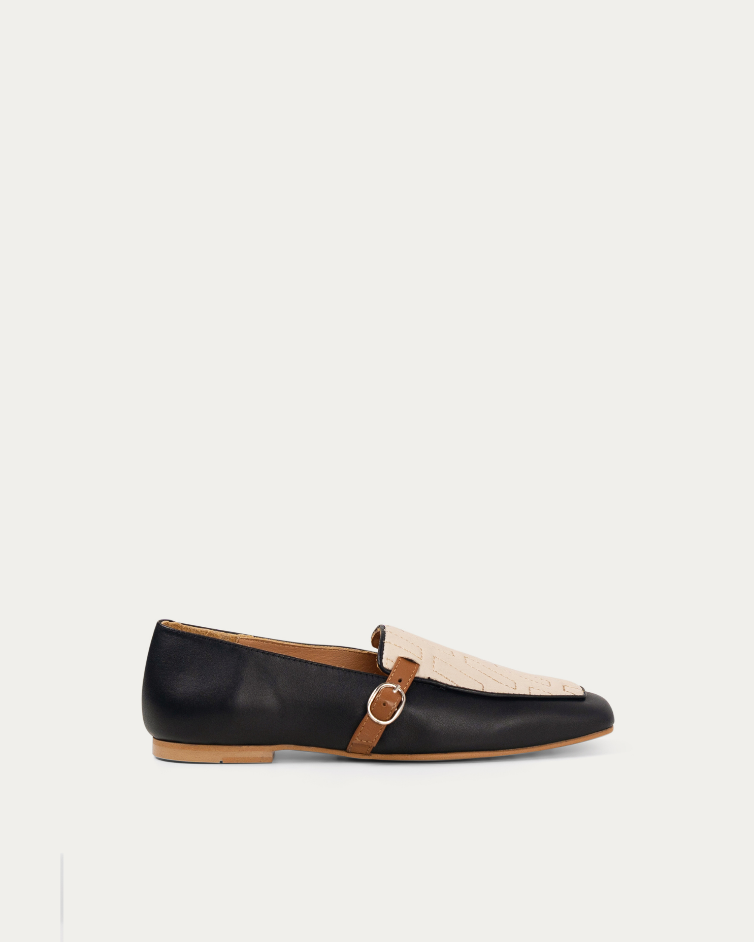 Amber black loafer