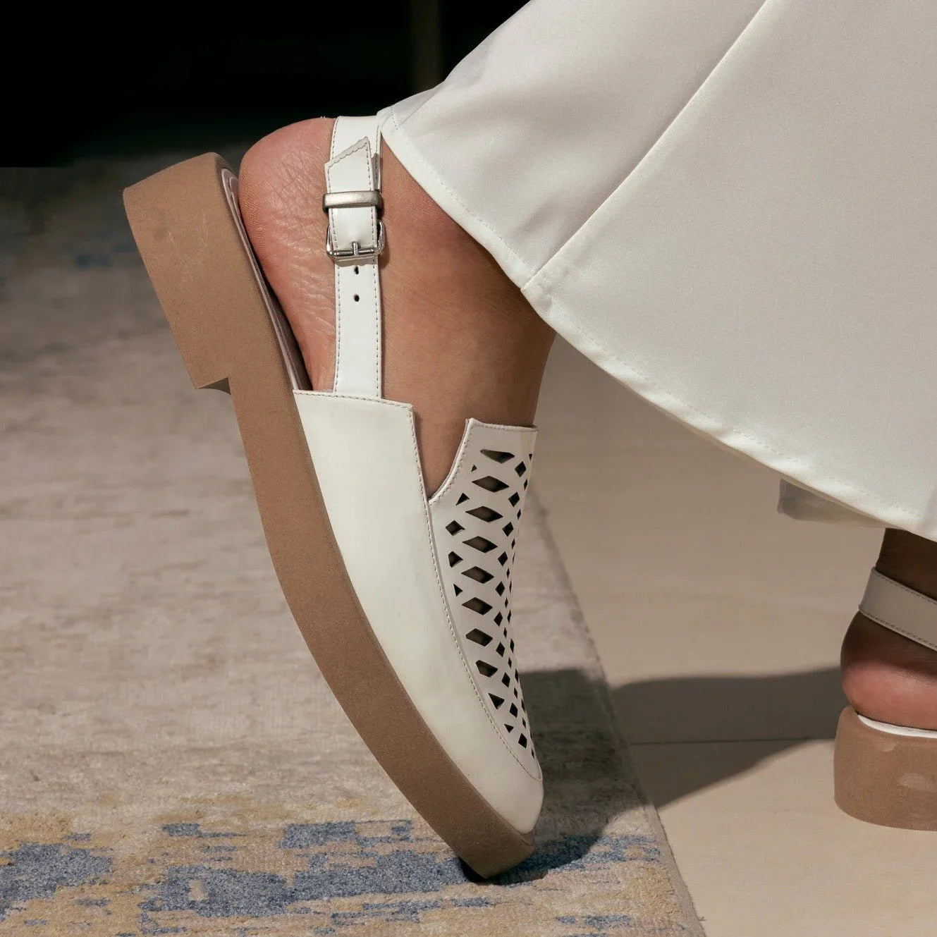 Kyla white sandal - THUNA