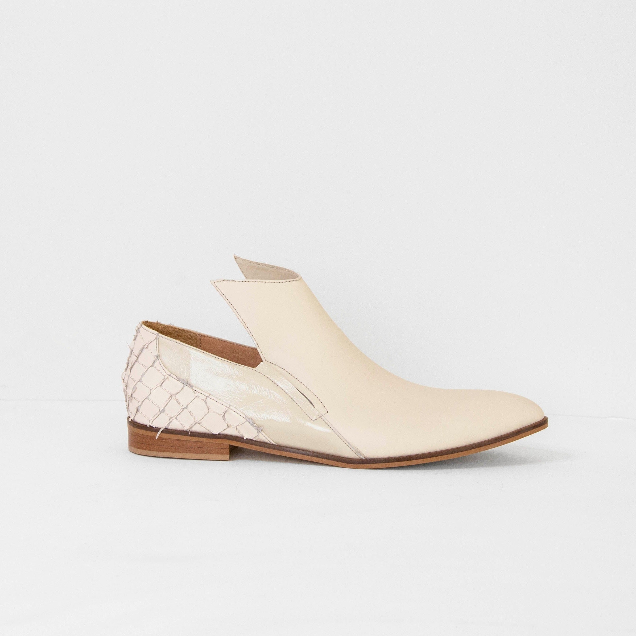 Sadeem cream boot - Shoes - THUNA
