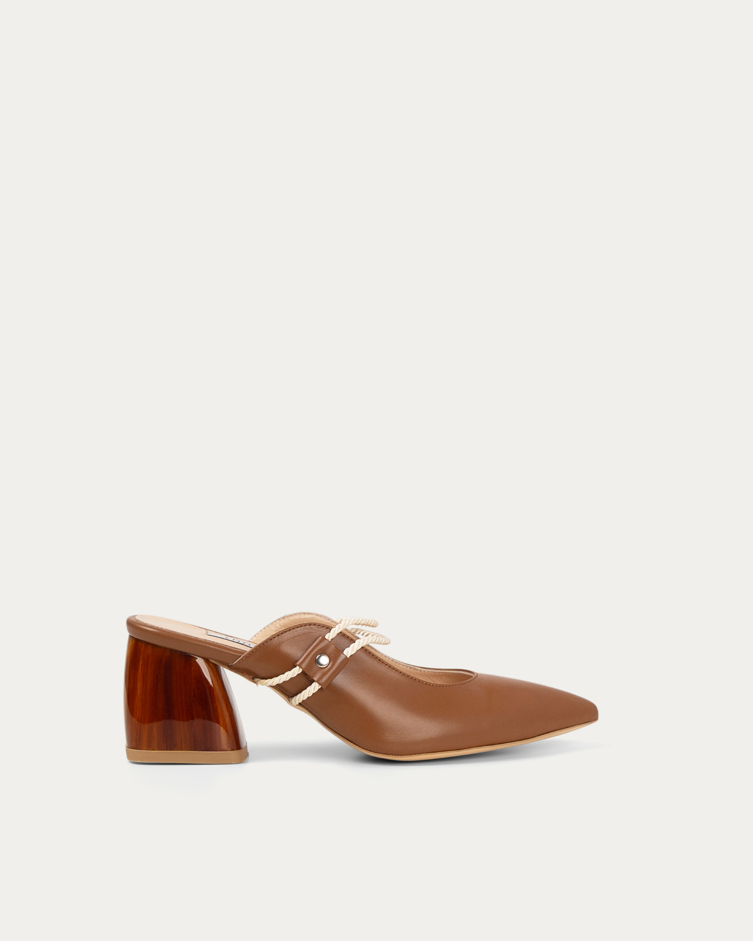 Sofana tan heel